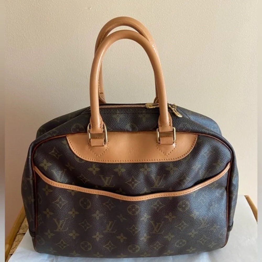 Authentic Louis Vuitton Deauville monogram bag